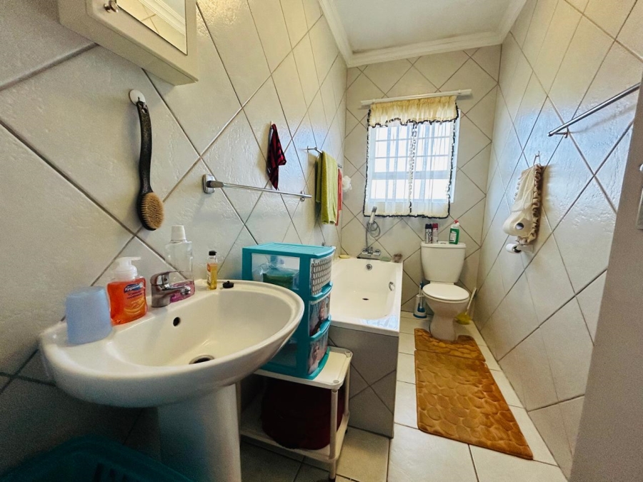 2 Bedroom Property for Sale in Beacon Bay Eastern Cape